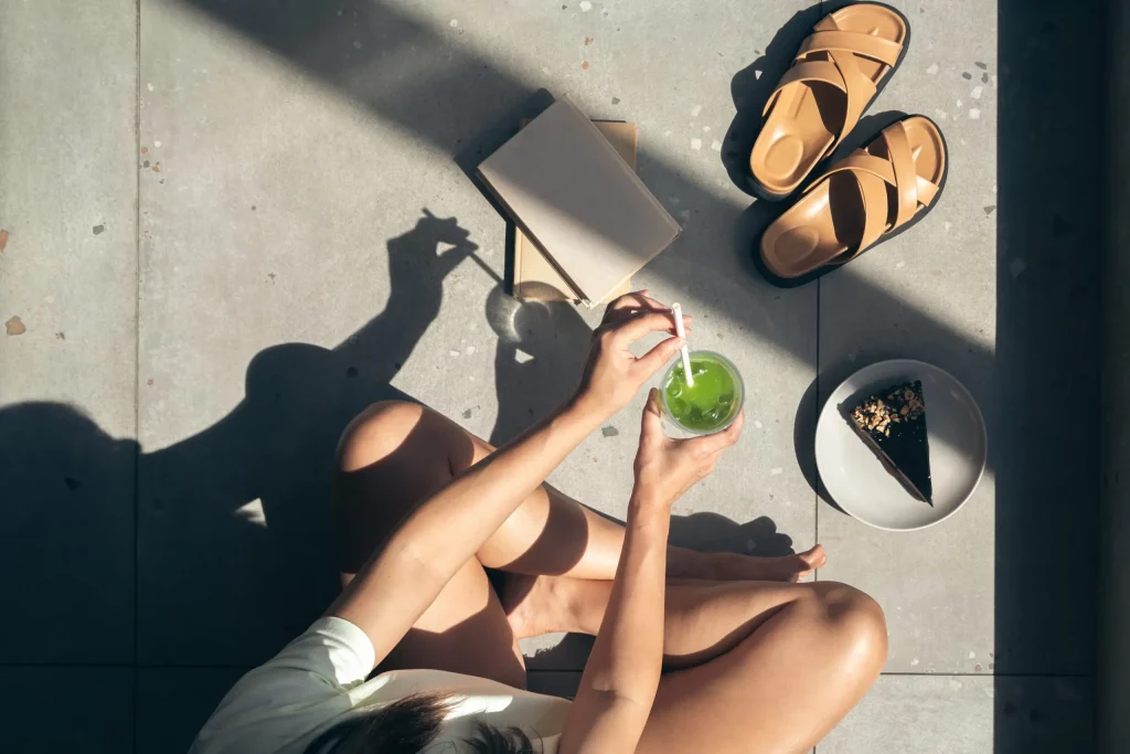 Expat relaxing in a Berlin park during Feierabend